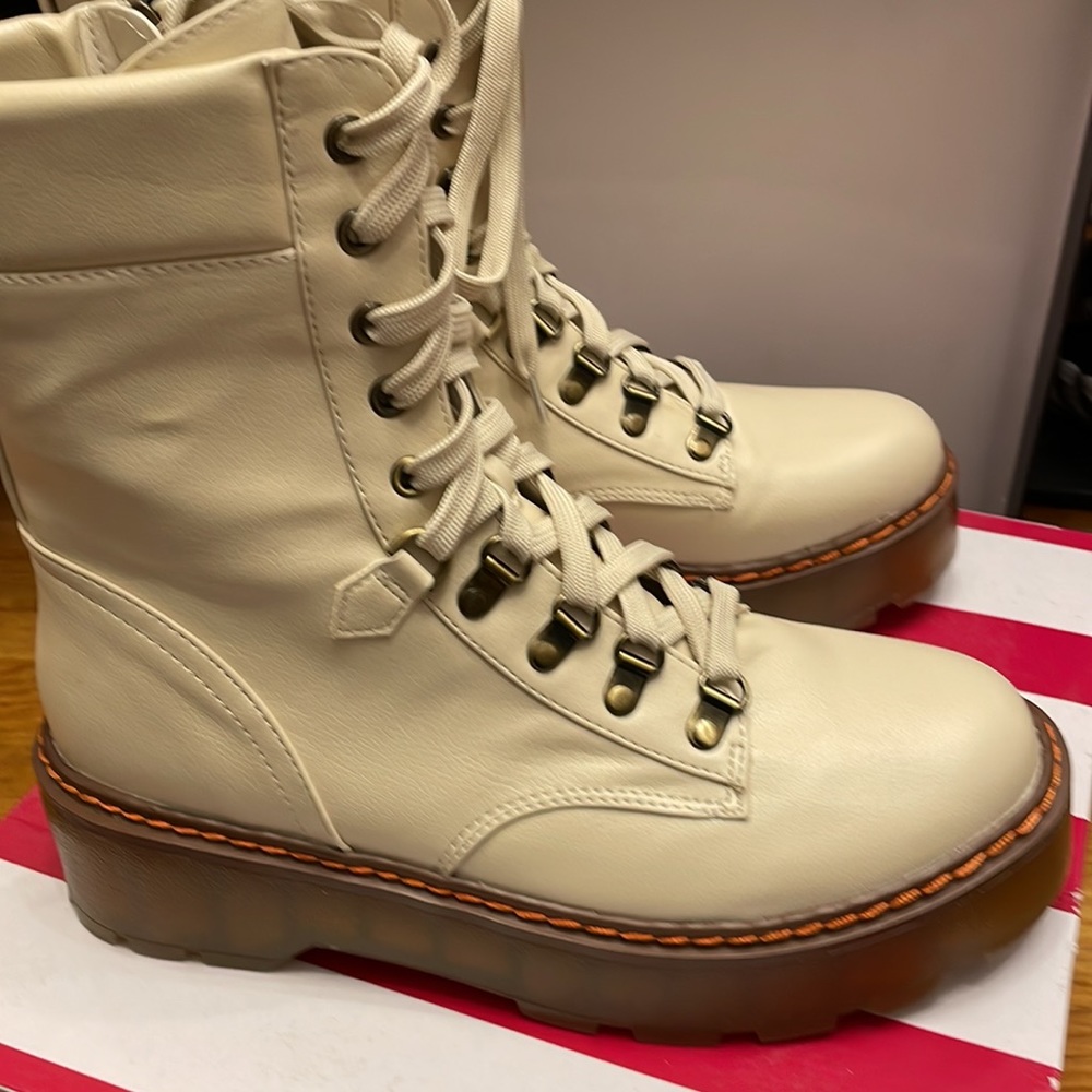 NEW Circus by Sam Edelman leather ivory platform lace boots - Picture 2 of 5
